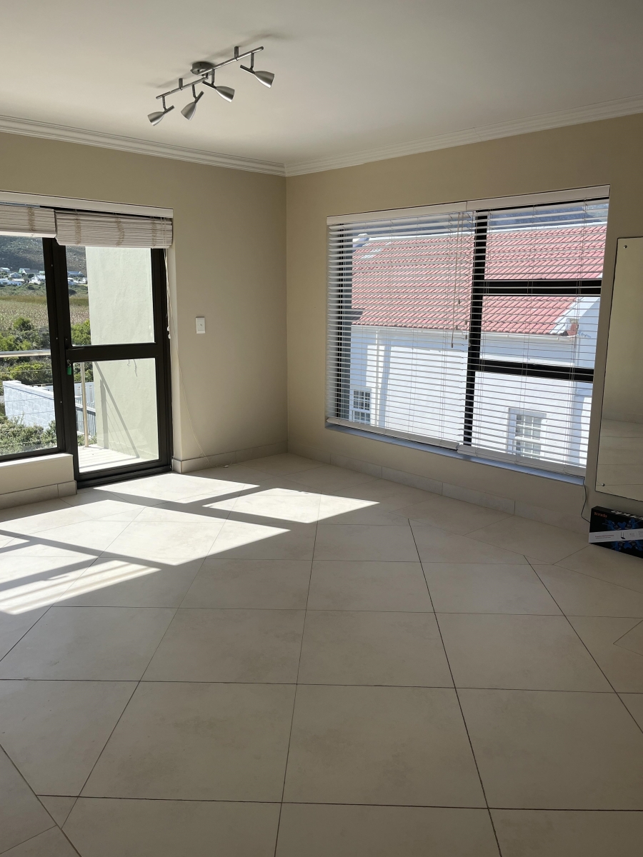 To Let 3 Bedroom Property for Rent in Bettys Bay Western Cape
